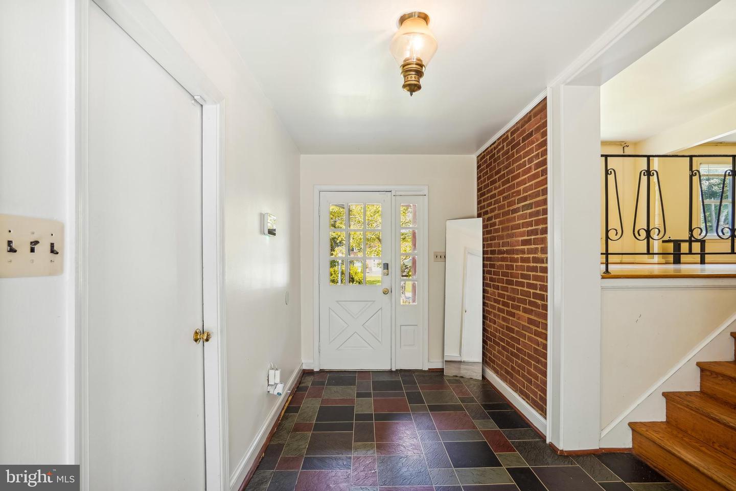 12217 WESTVIEW DRIVE