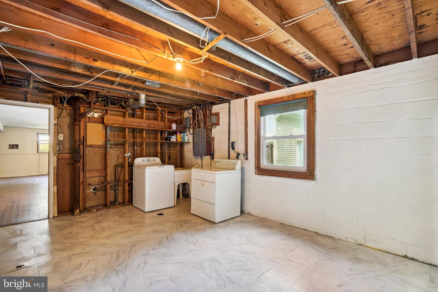 12217 WESTVIEW DRIVE