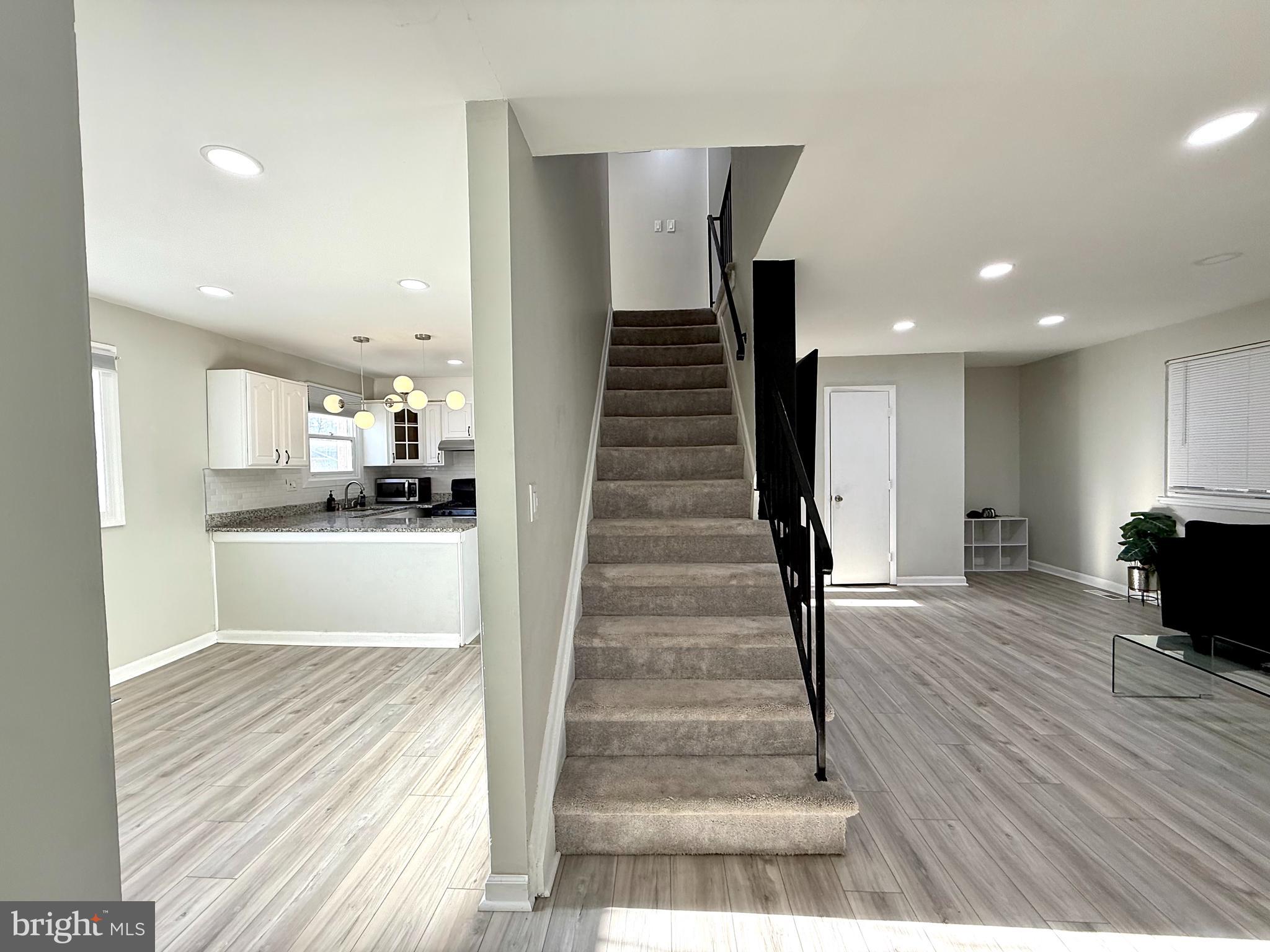 819 CARRINGTON AVENUE