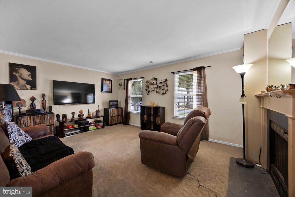 8601 VENOY COURT