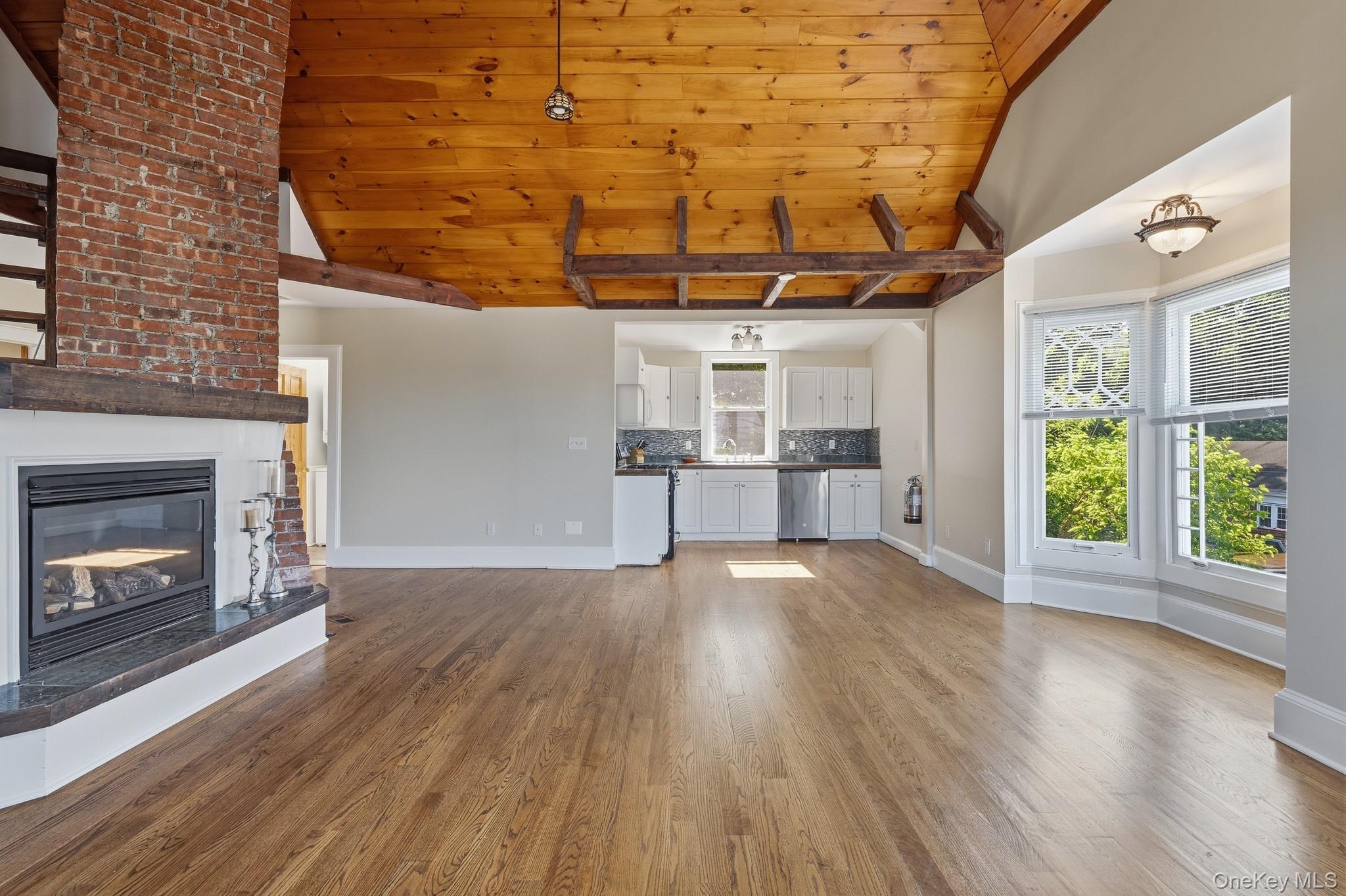 54 N Broadway Unit: 3