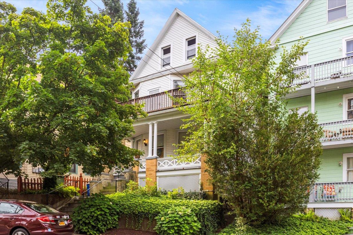 40 Hamilton Place Unit: 2