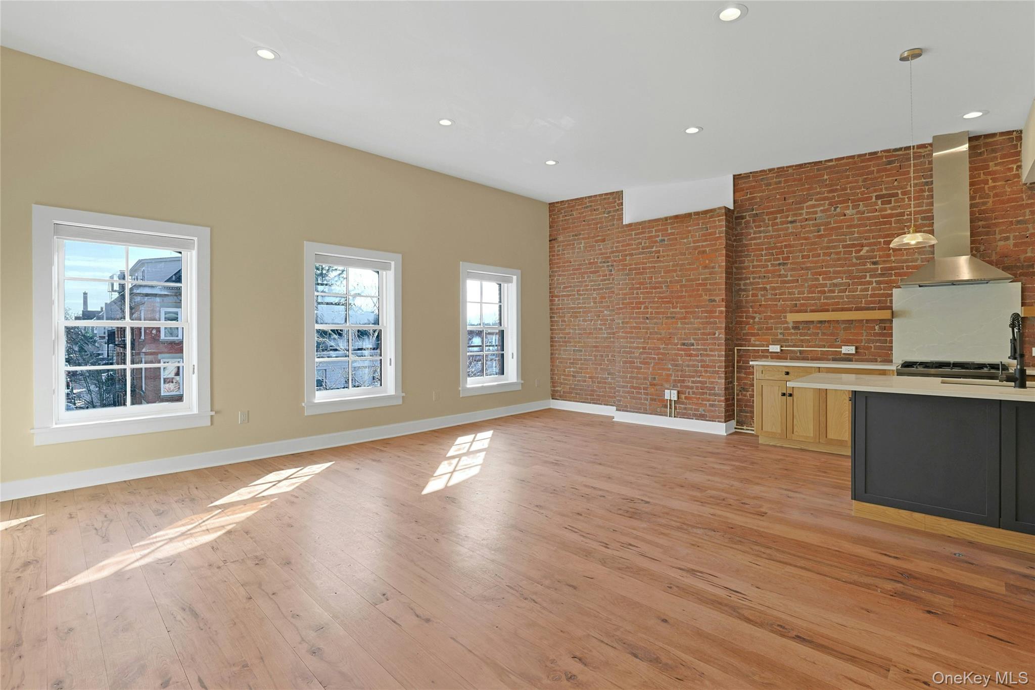 19 Main Street Unit: 3