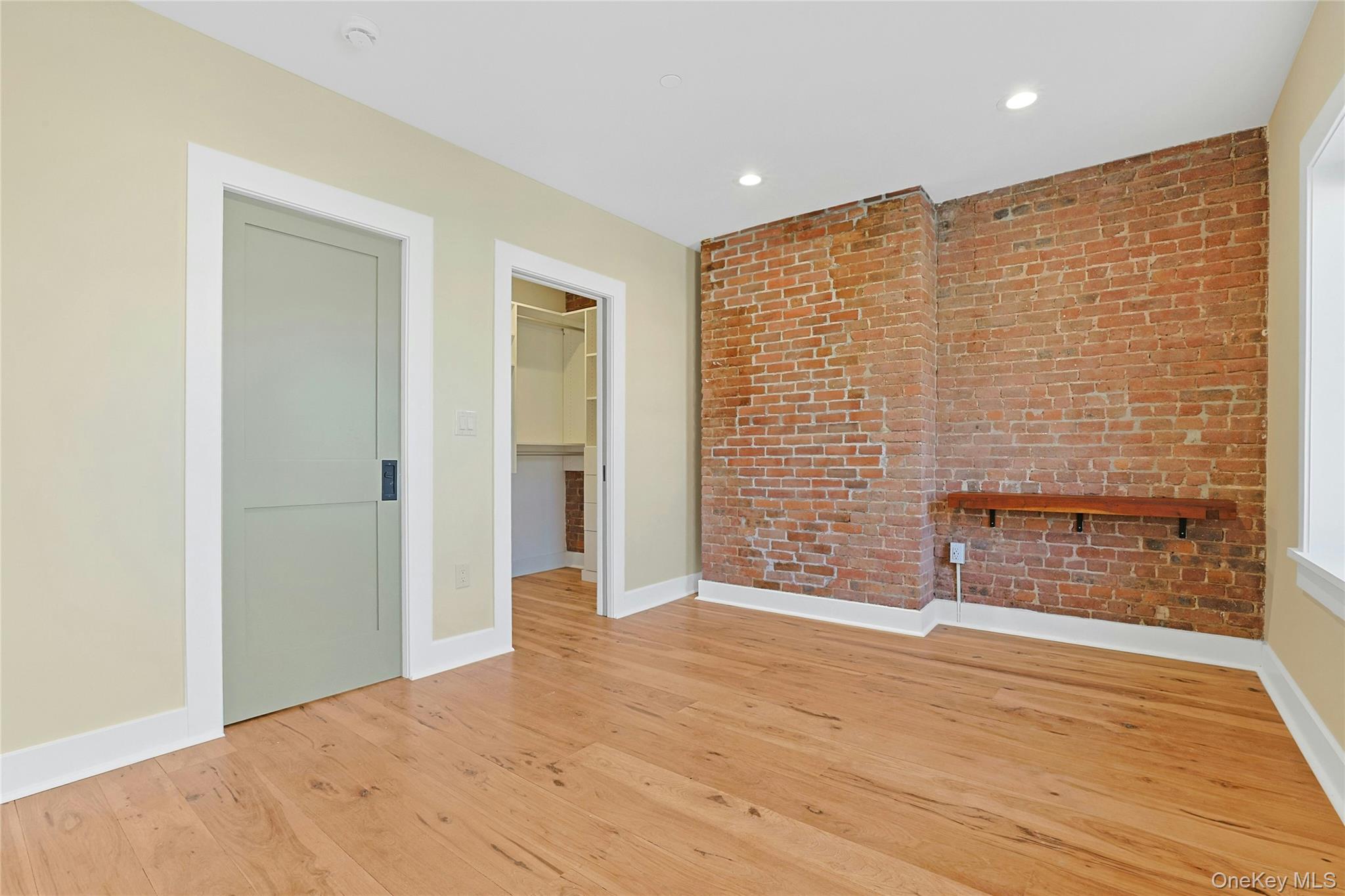 19 Main Street Unit: 3