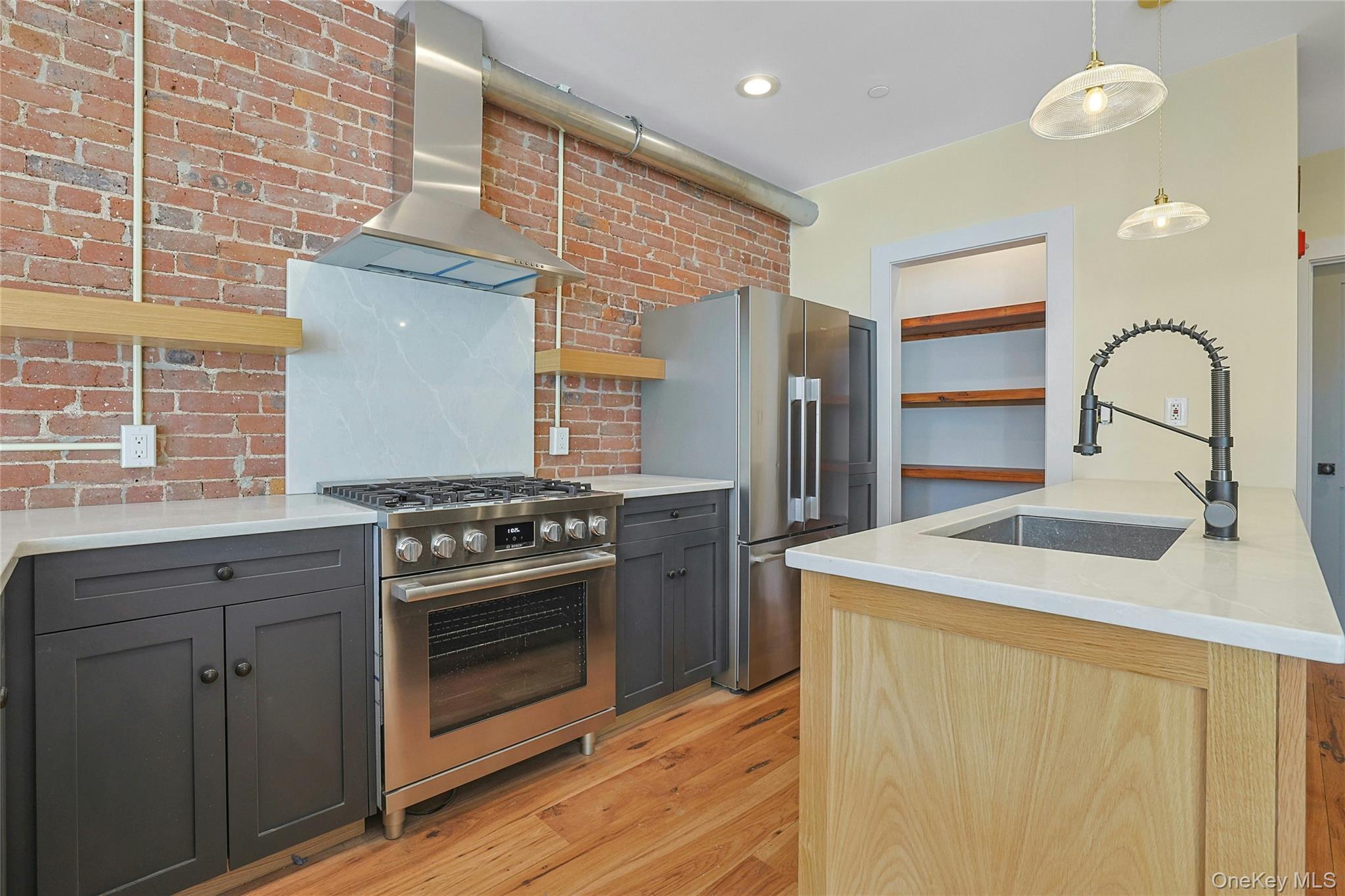 19 Main Street Unit: 2