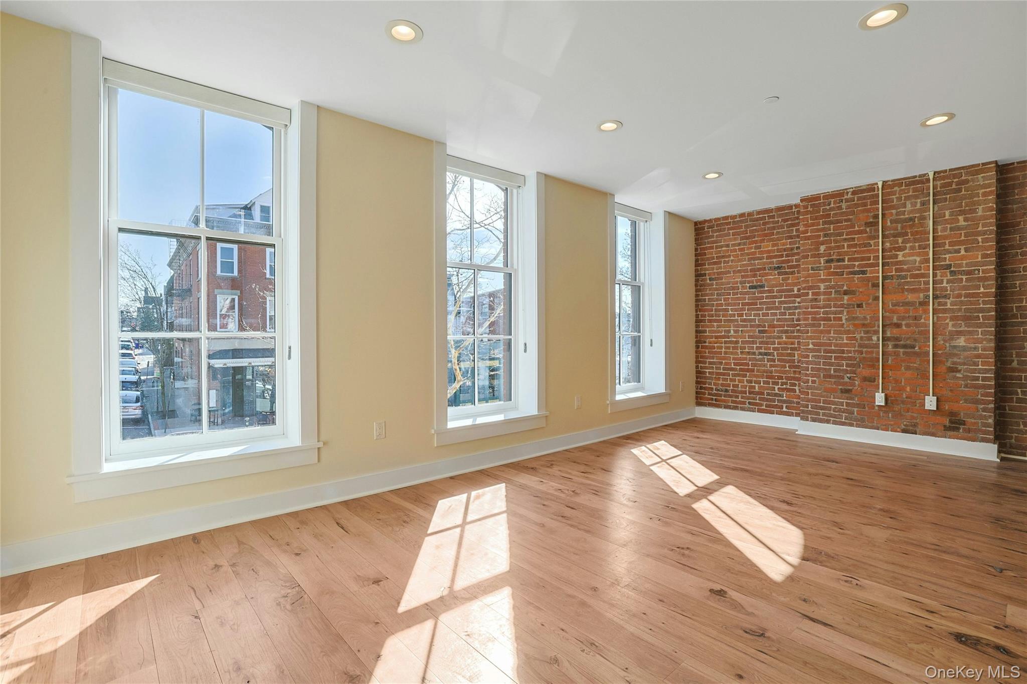 19 Main Street Unit: 2