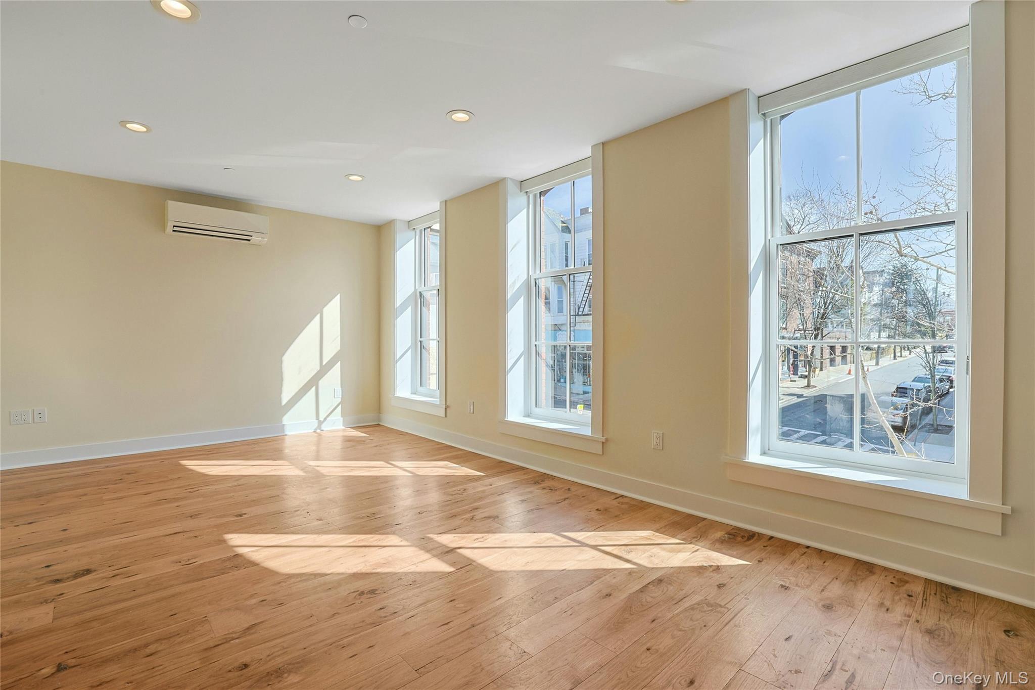 19 Main Street Unit: 2