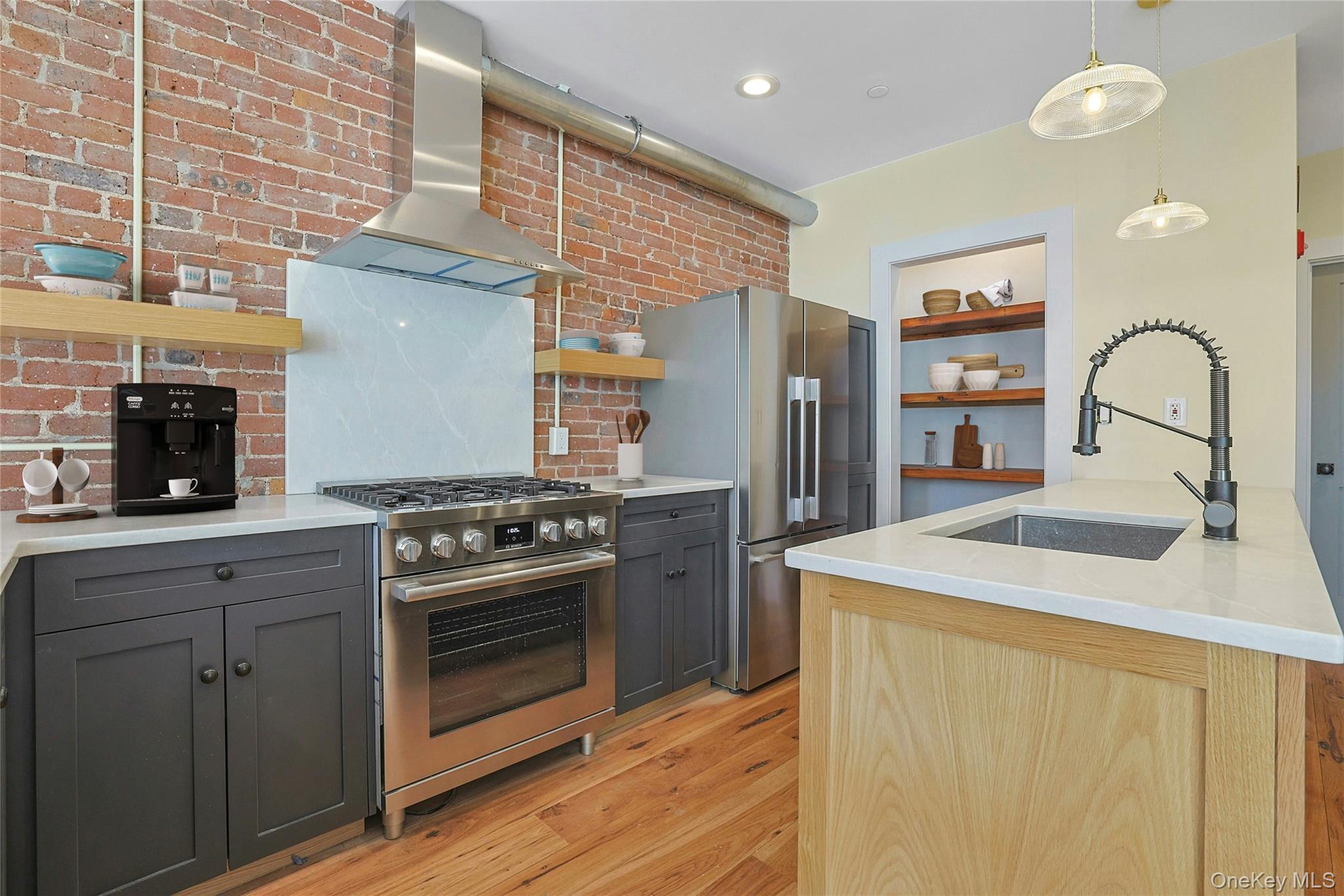 19 Main Street Unit: 2