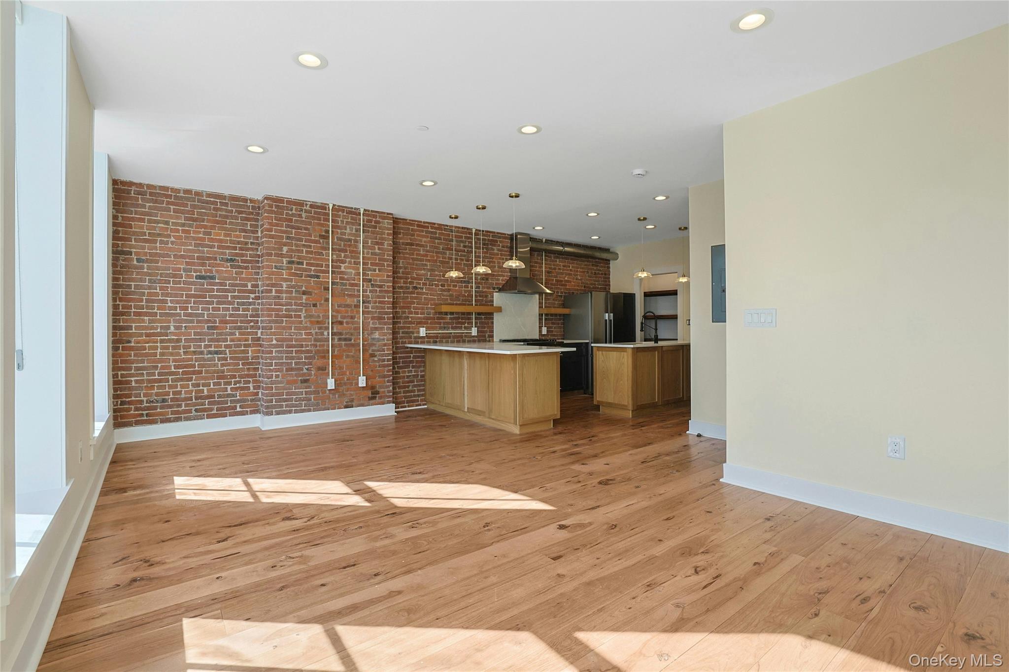 19 Main Street Unit: 2