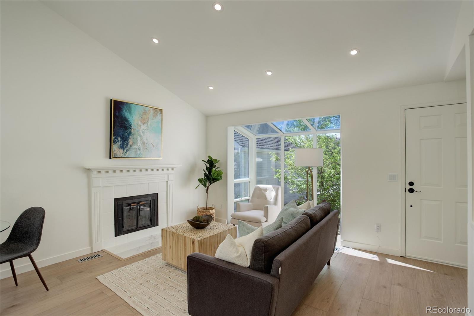 291 W Sycamore Lane