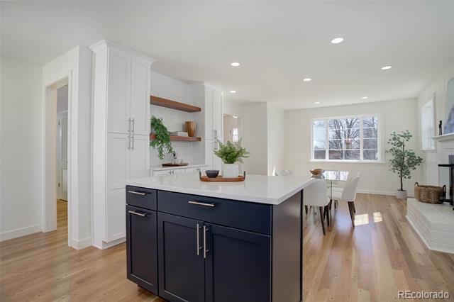 525 W Midway Boulevard
