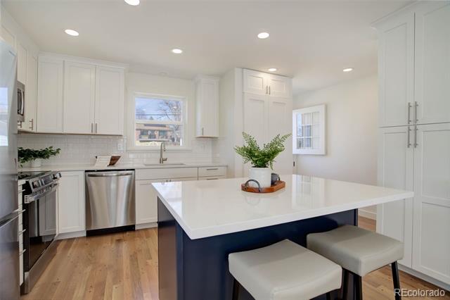 525 W Midway Boulevard