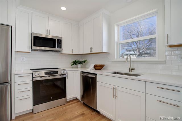 525 W Midway Boulevard