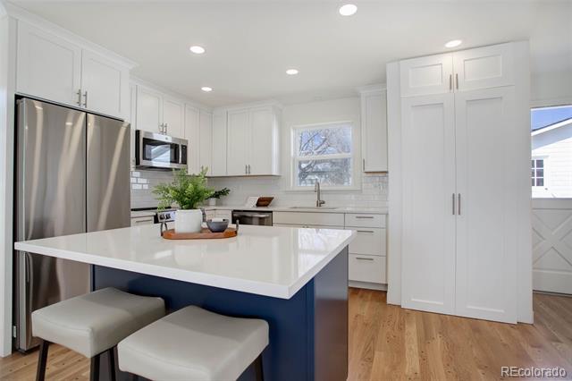 525 W Midway Boulevard