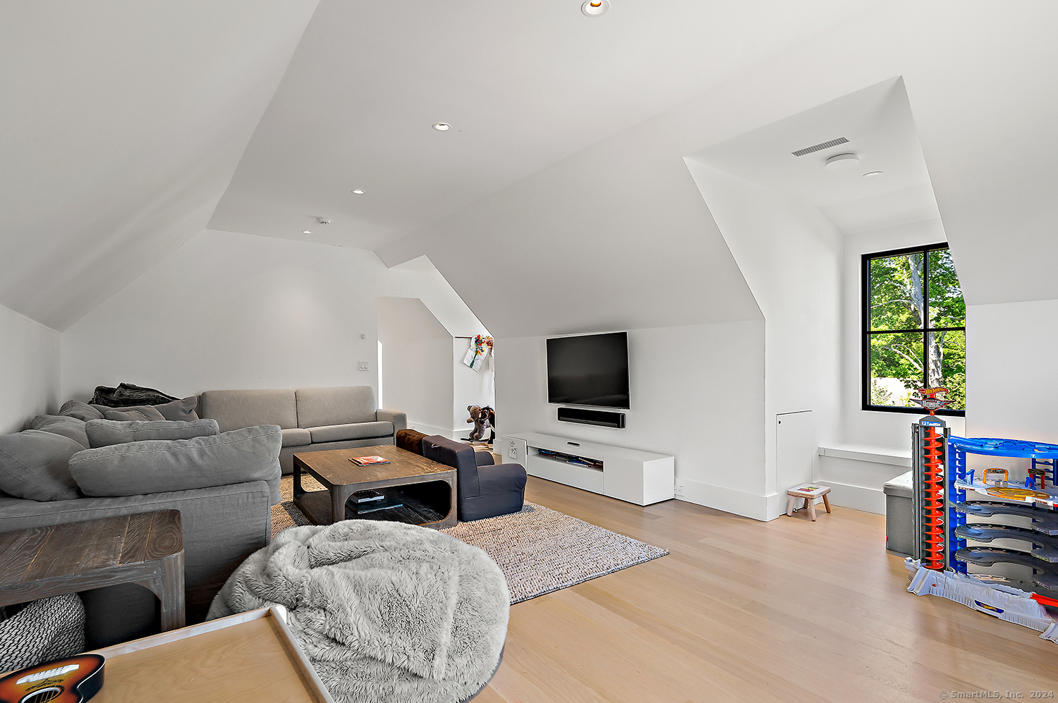 260 Willow Street RENT