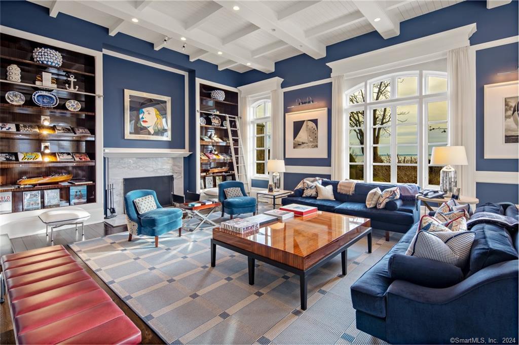 1099 Pequot Avenue