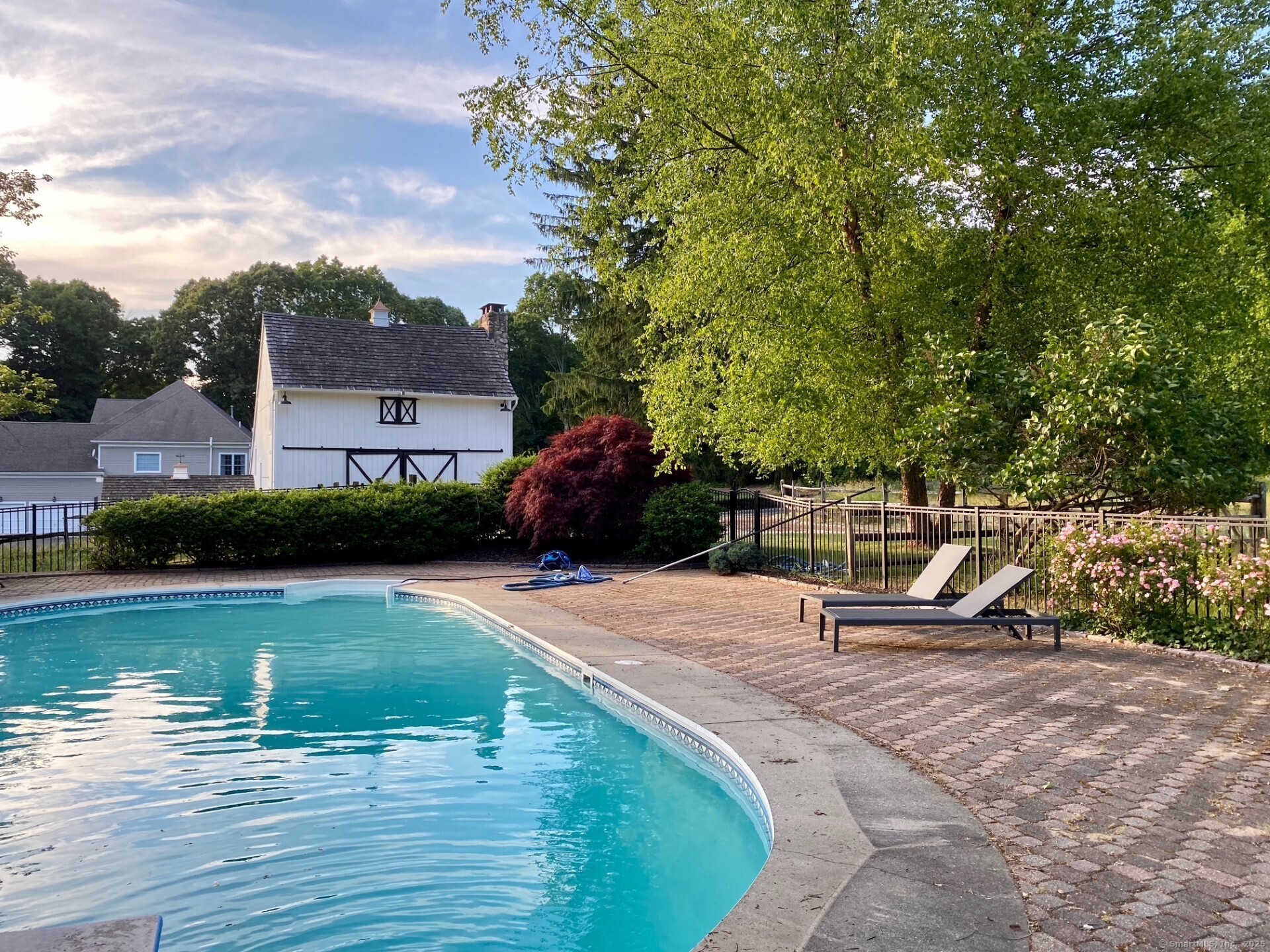 351 Hillside Road