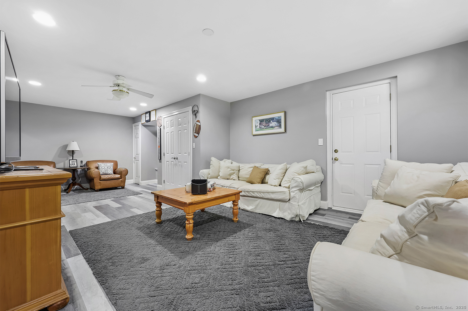 305 South Gate Lane