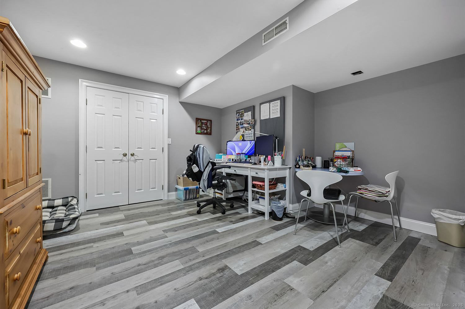 305 South Gate Lane