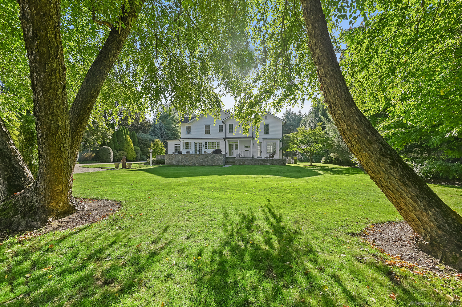 944 Pequot Avenue