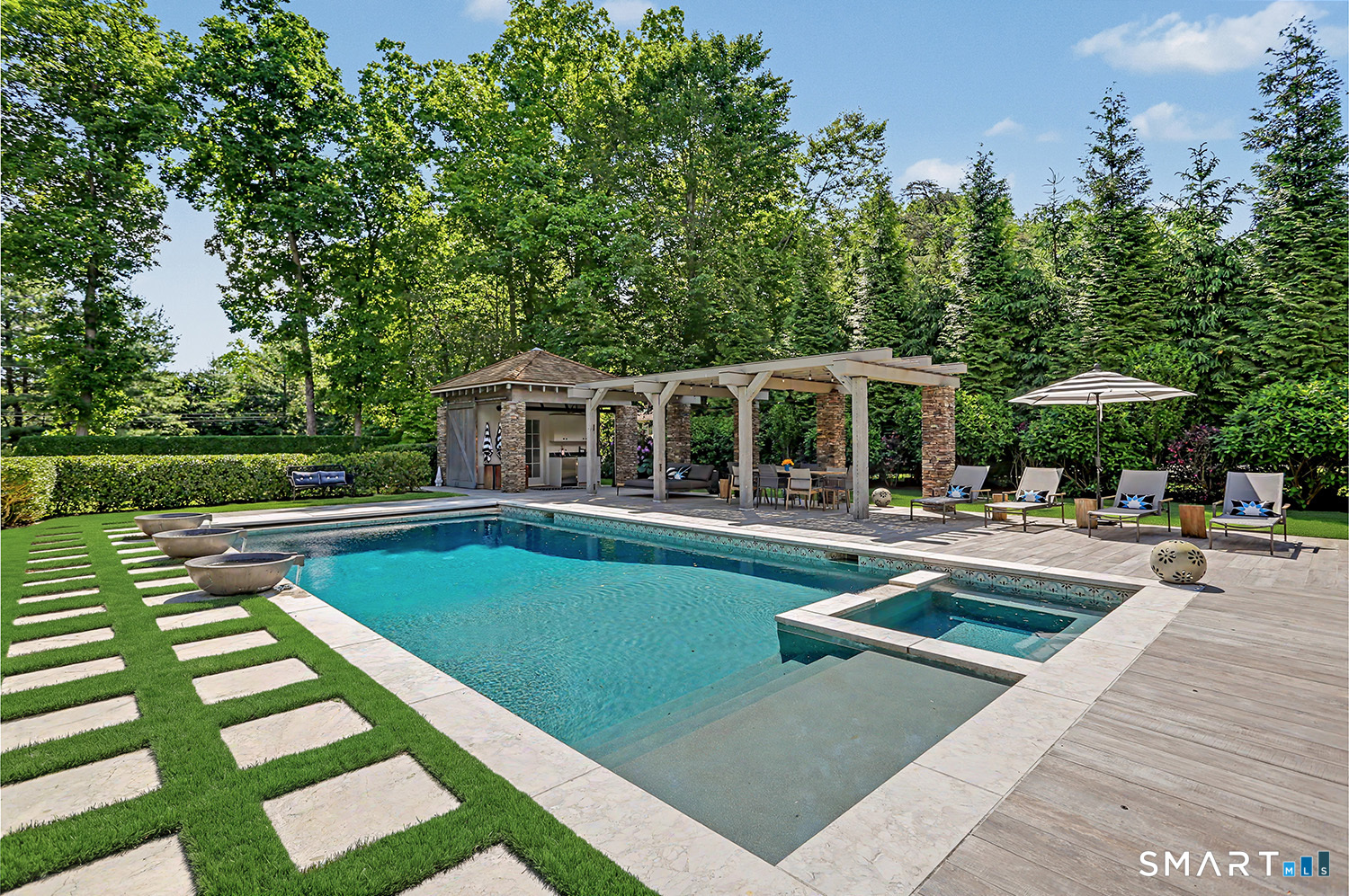 1061 Cedar Road