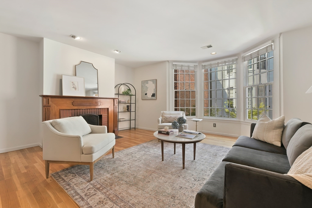 40 Joy St # 4
