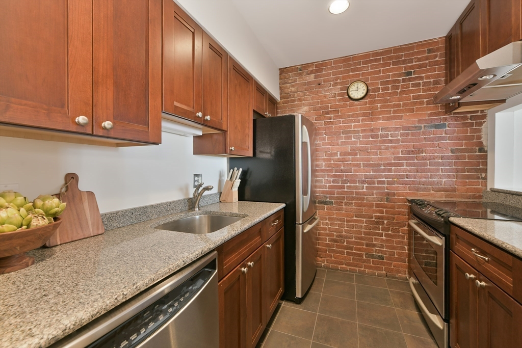 40 Joy St # 4