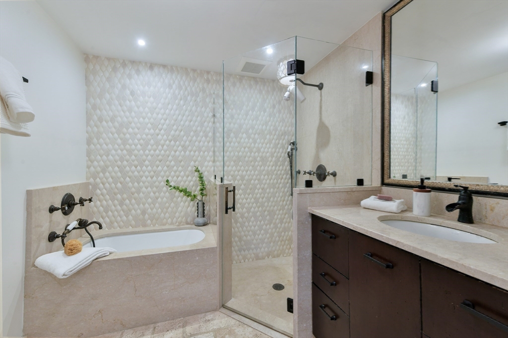 363 Marlborough St # 3