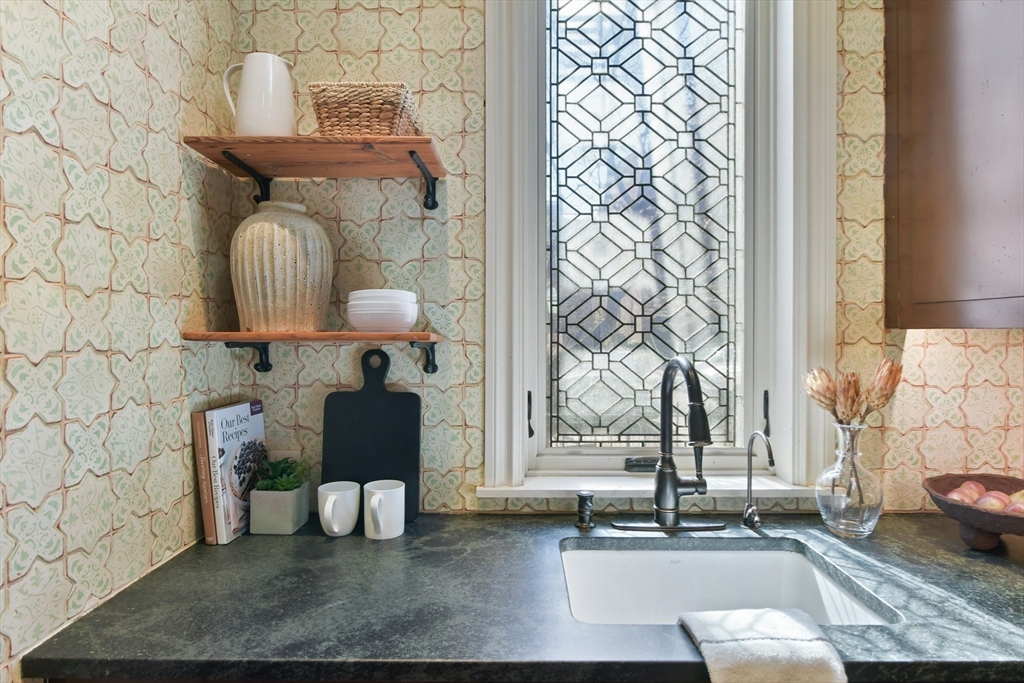 363 Marlborough St # 3