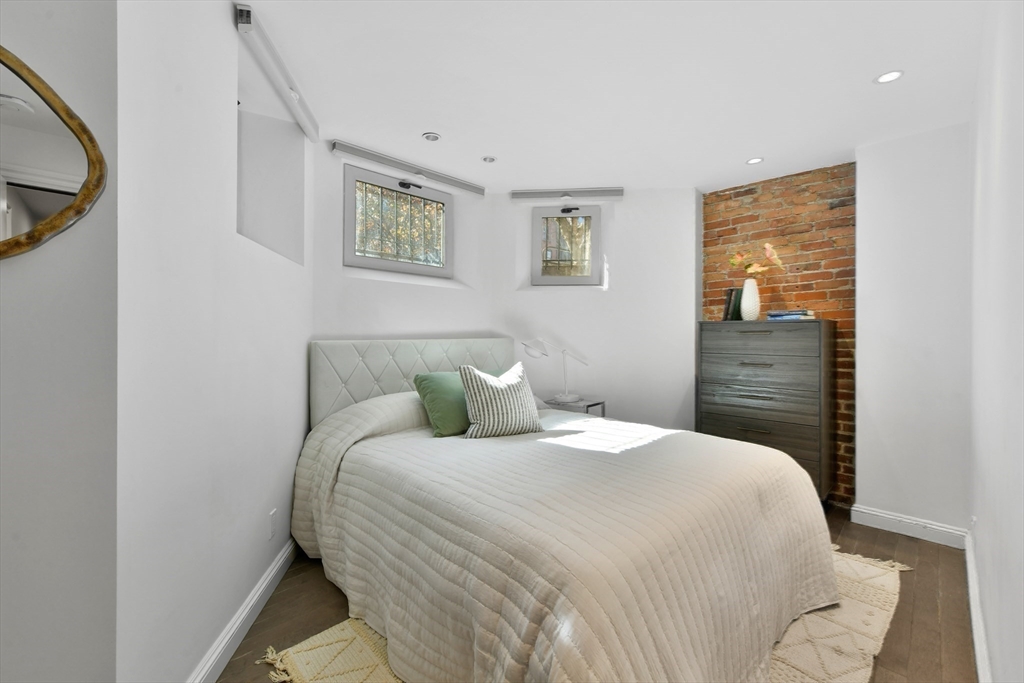 363 Marlborough St # 3