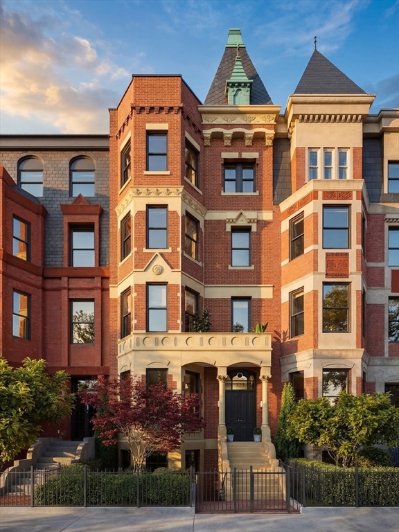 323 Commonwealth Ave # 2