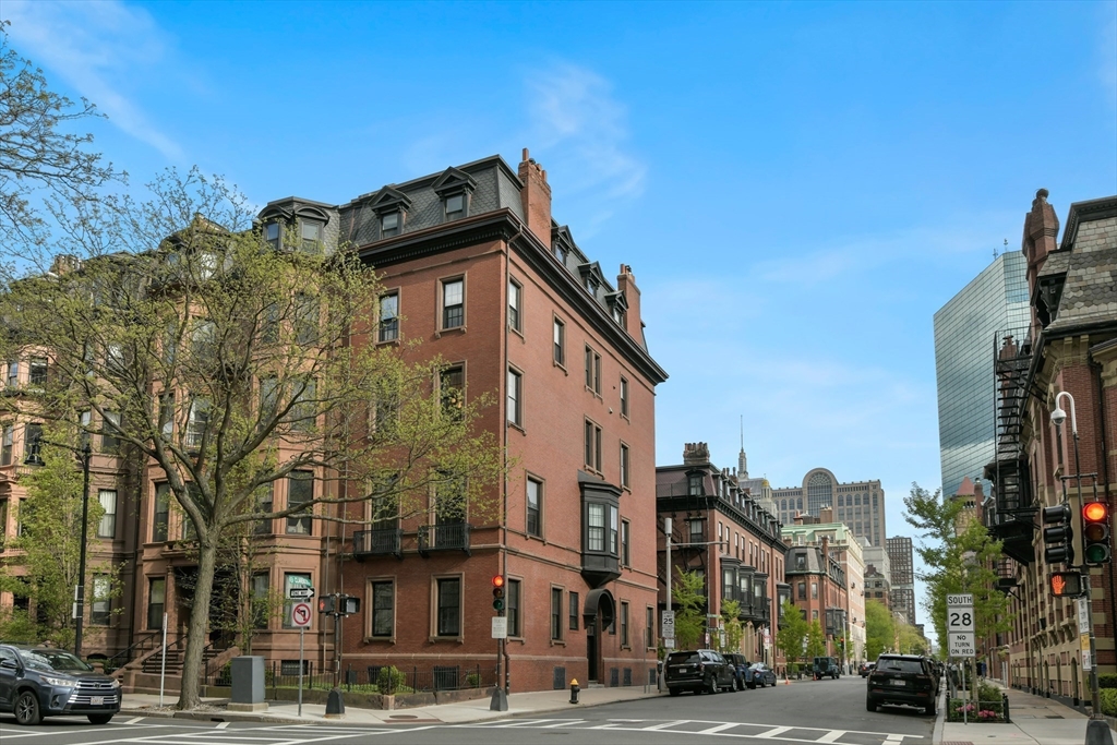 285 Clarendon St # 3