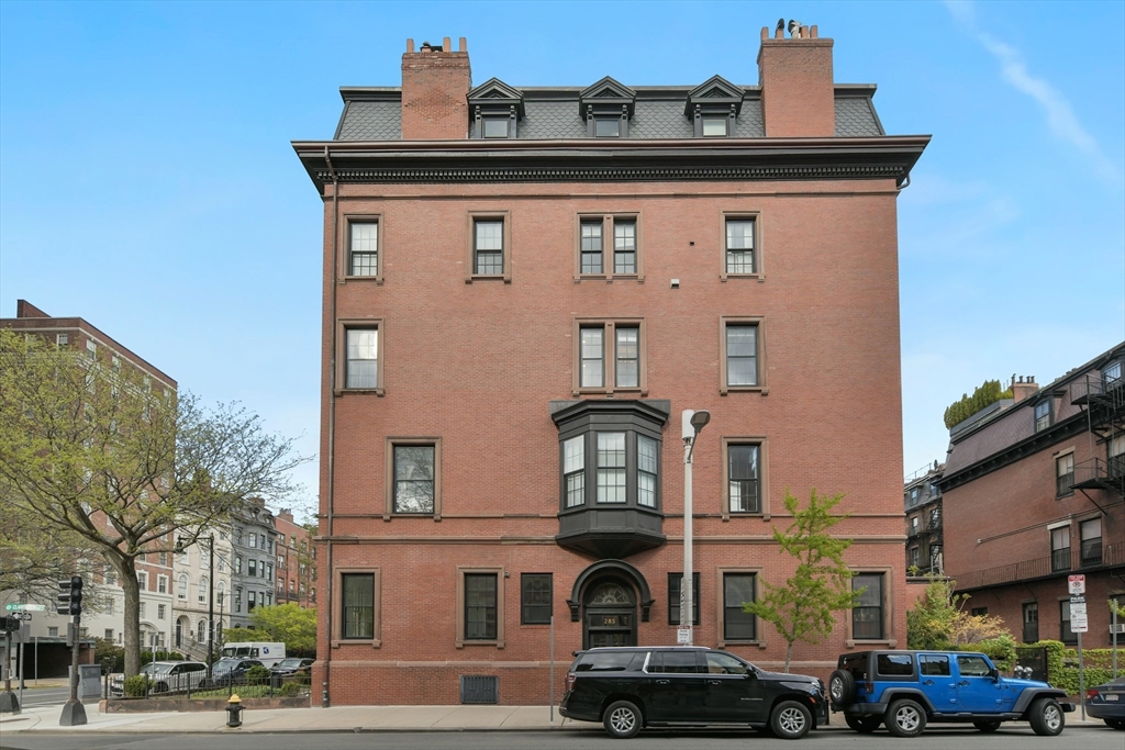 285 Clarendon St # 3