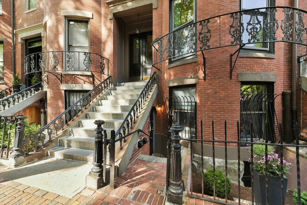 77 Waltham St # 2