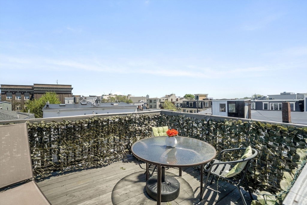 3 Leeds St # 3