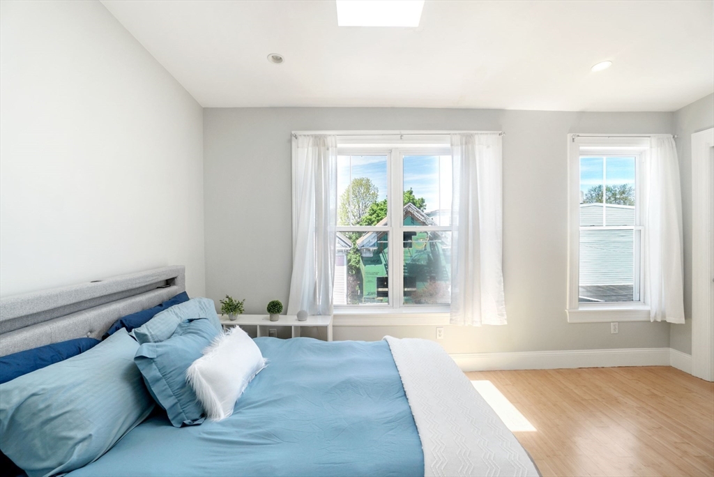 3 Leeds St # 3
