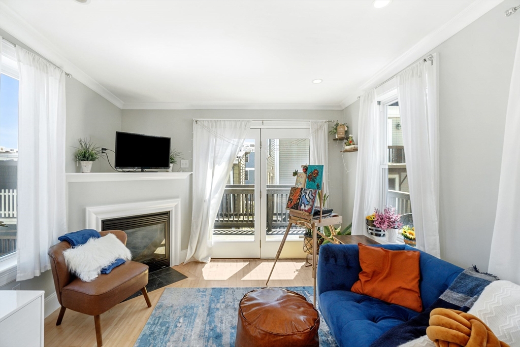3 Leeds St # 3
