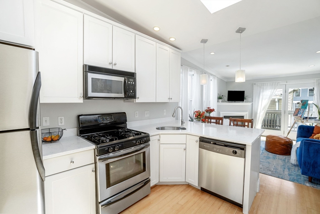 3 Leeds St # 3