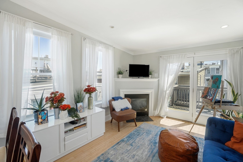 3 Leeds St # 3