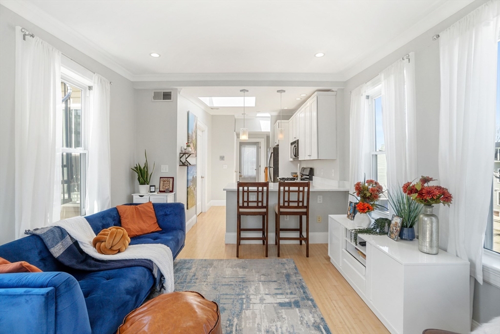 3 Leeds St # 3