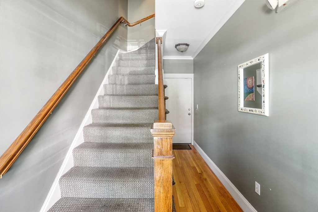 3 Leeds St # 3