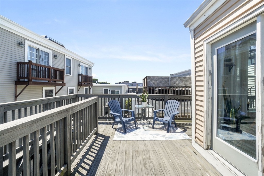 3 Leeds St # 3