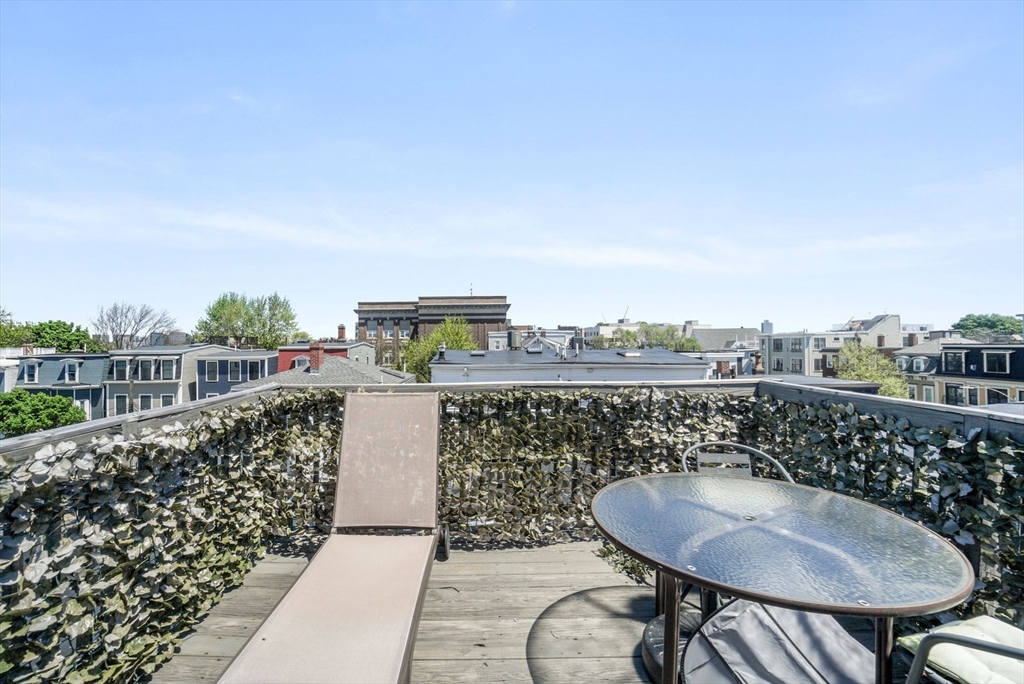 3 Leeds St # 3