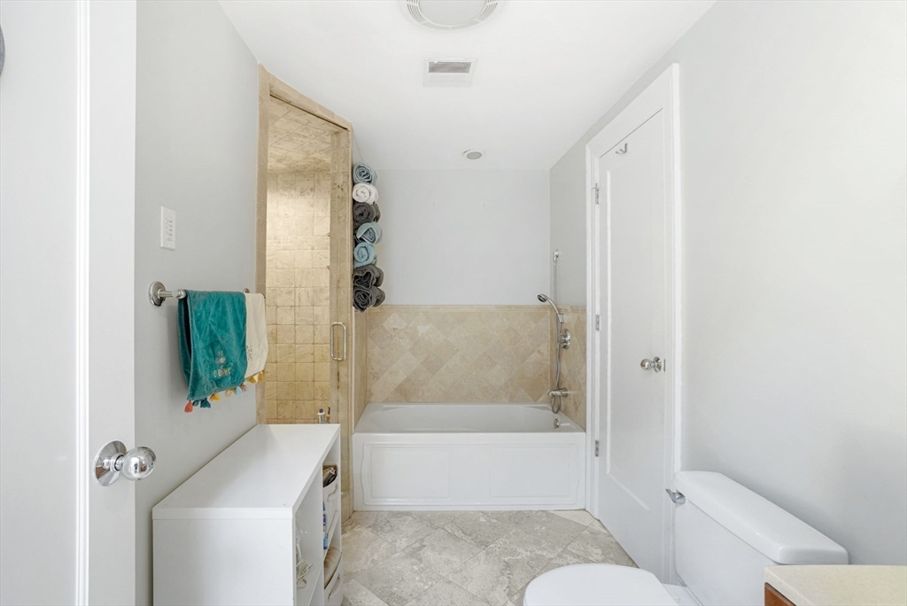 3 Leeds St # 3