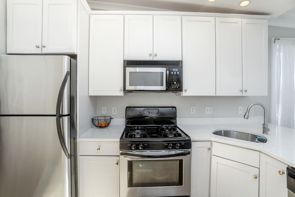 3 Leeds St # 3