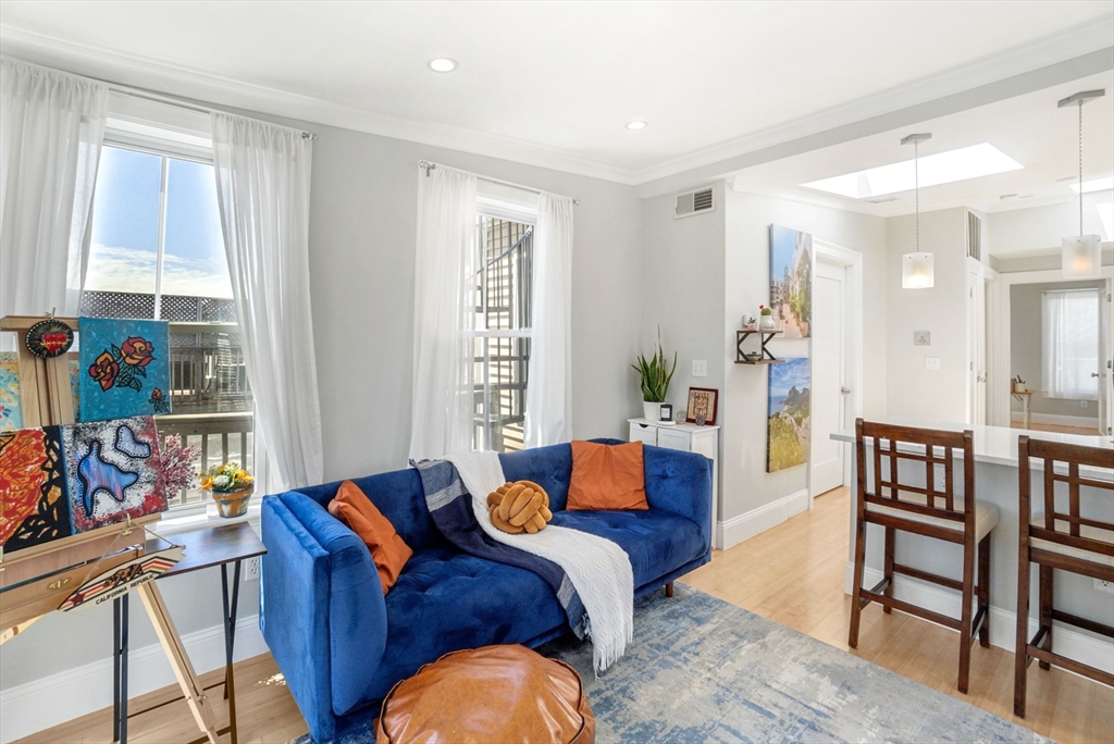 3 Leeds St # 3