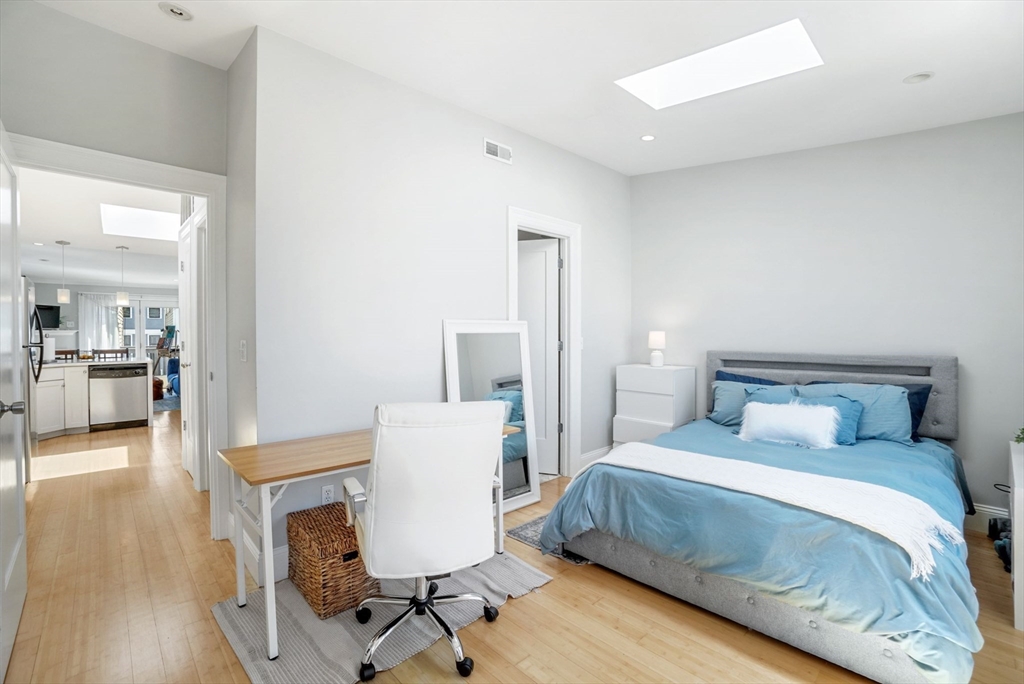 3 Leeds St # 3