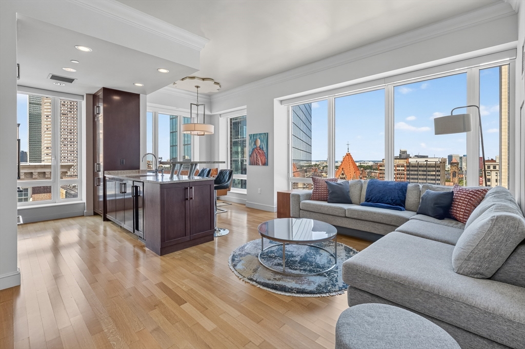 400 Stuart St # 17J