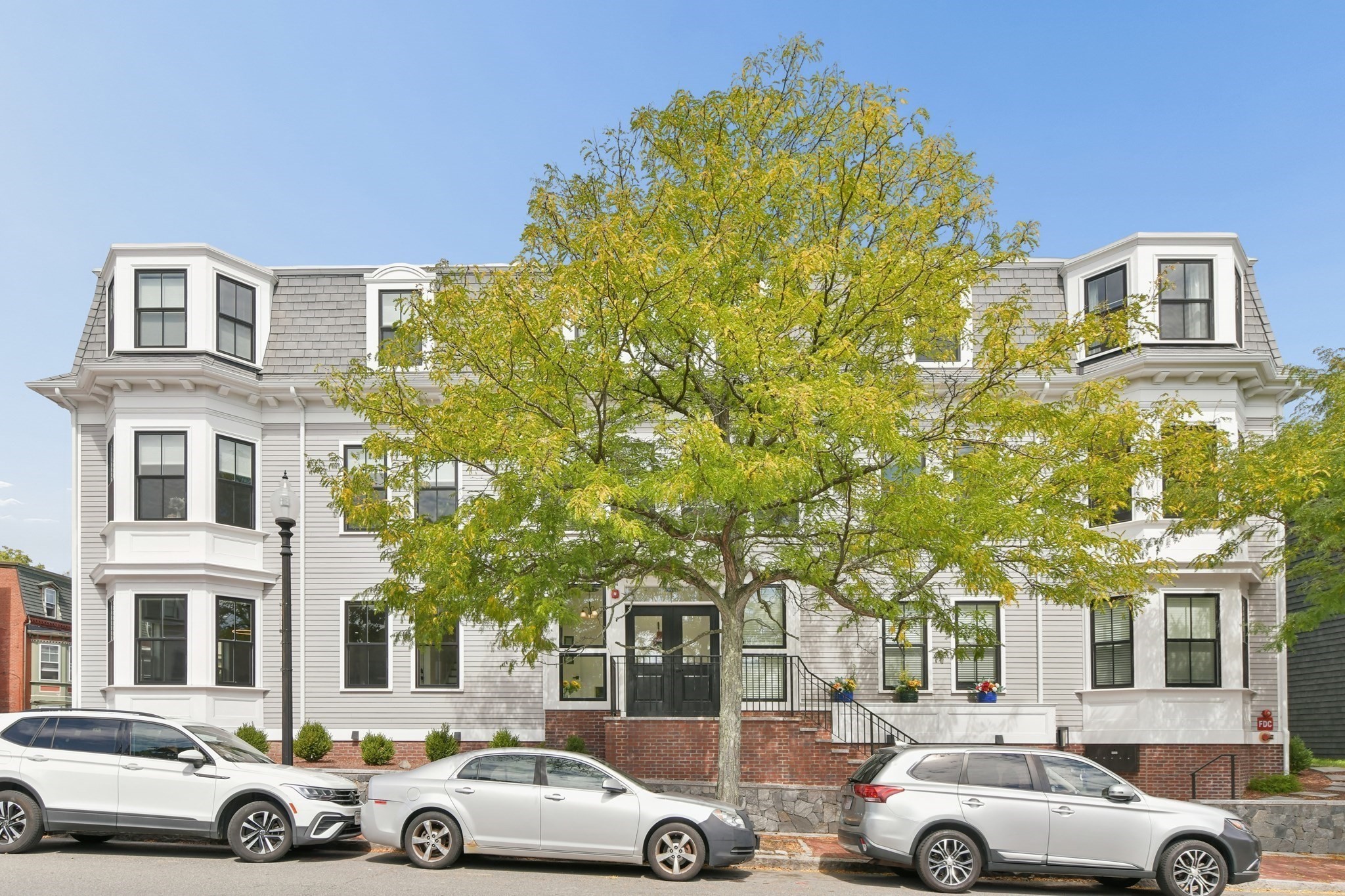 100 White St # 1