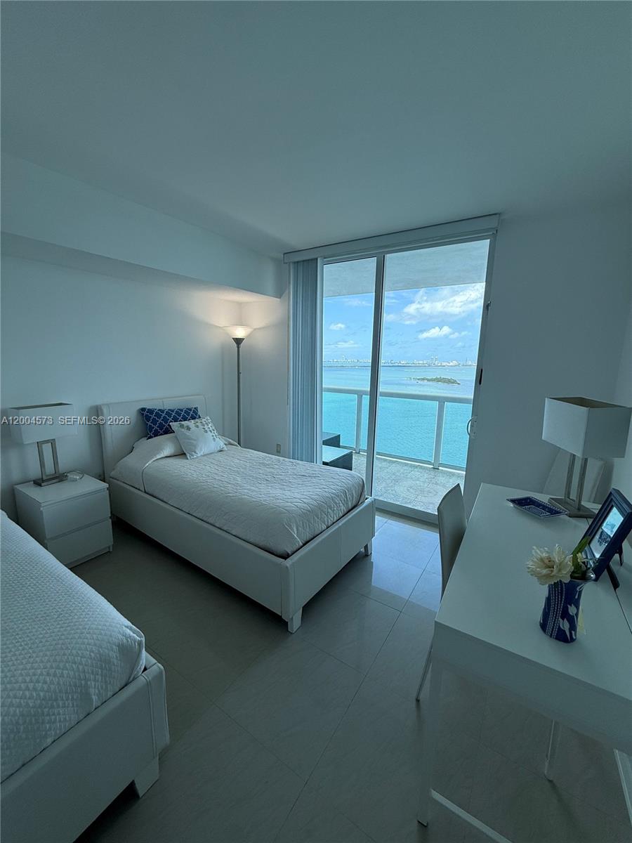 1800 N Bayshore Dr # 2107